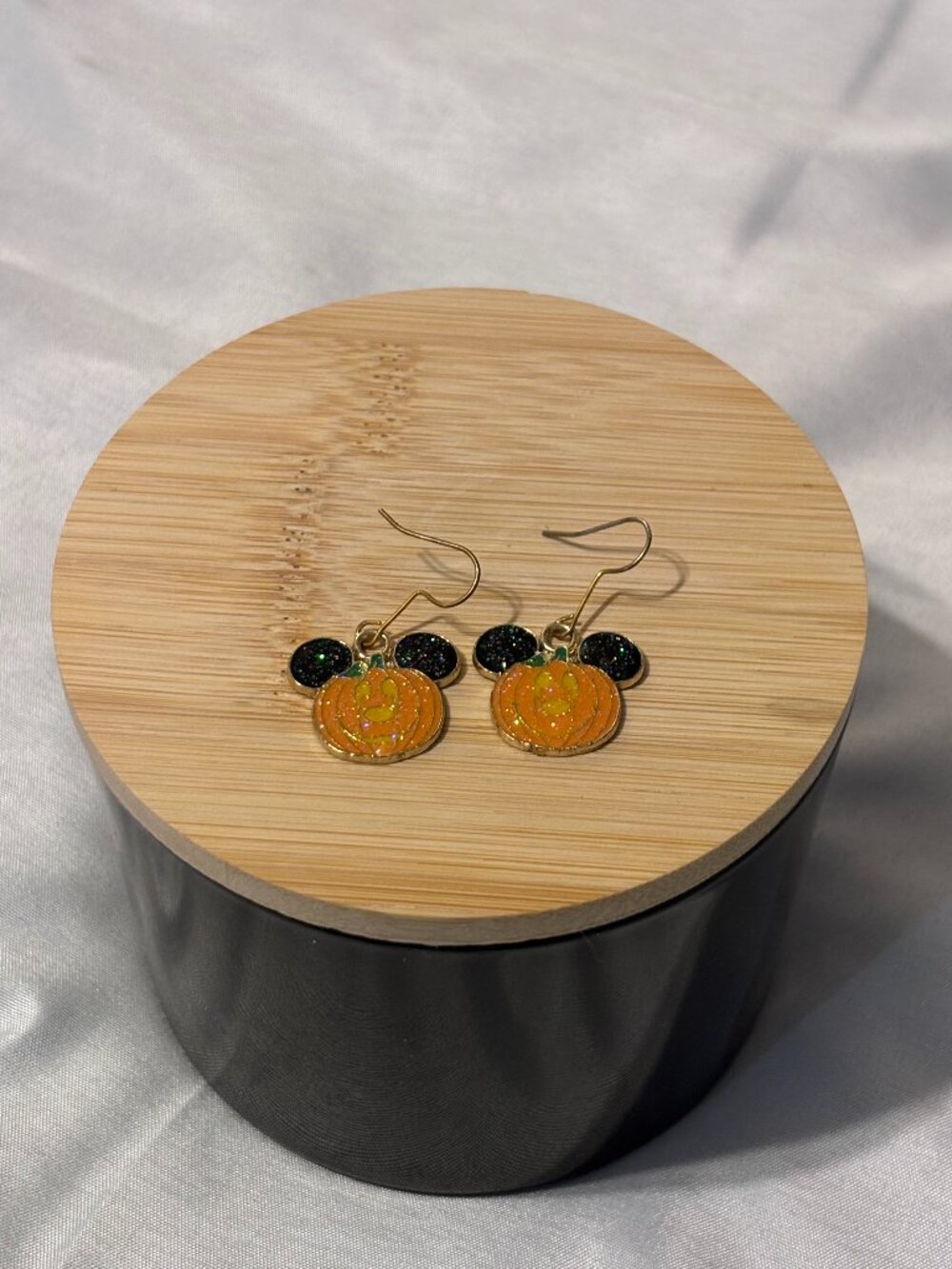 Mickey Mouse Pumpkin Earrings Orange Black Glitter Gold Tone Halloween Disney